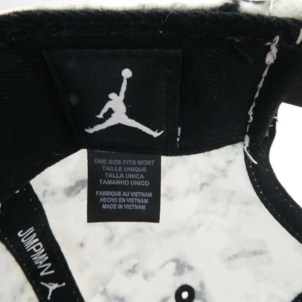 Air Jordan Hat Men White Black Seasonal Print Jumpman Snap Back Cap -RARE-